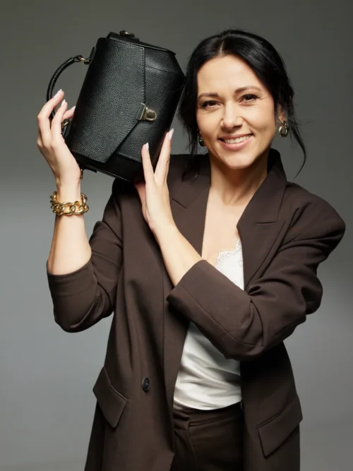 Torebka Kuferek "Dori" - Czarna Skóra Naturalna Groszek